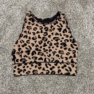 Chic Leopard Print Women's Crop Top